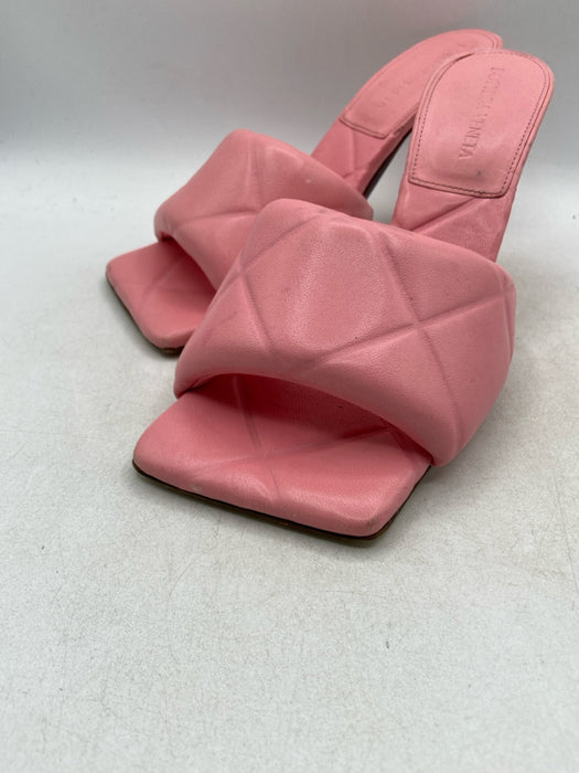 Bottega Veneta Shoe Size 37 Bubblegum Pink Leather Upper Quilted Mule Sandals