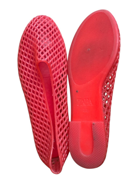 Zara Shoe Size 38 Red Jelly Hole Round Toe Flats Red / 38