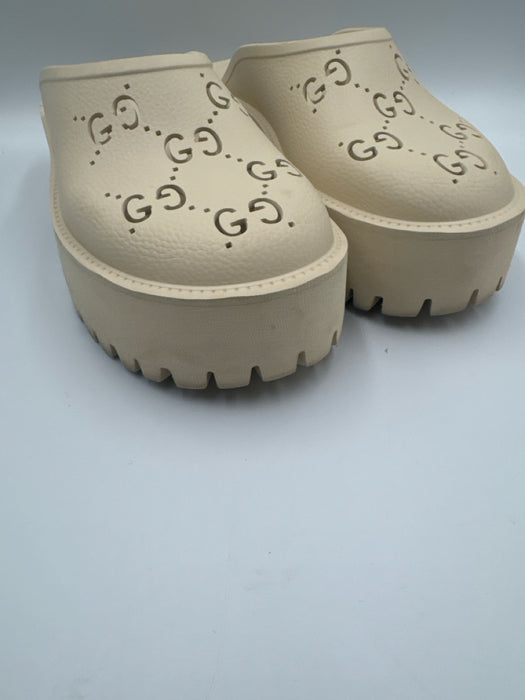 Gucci Shoe Size 39 Cream Beige Rubber Slip On Platform Monogram Perforated Mules