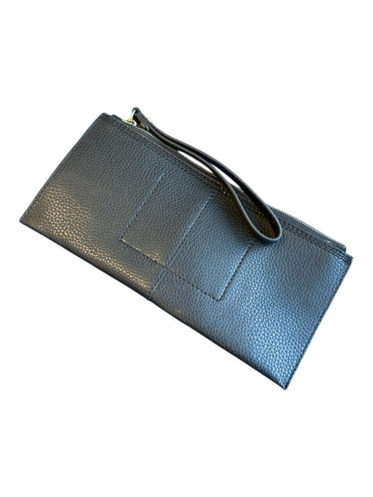Hobo Black Leather Lining Detail Zip Close Wrist Strap Wallets Black