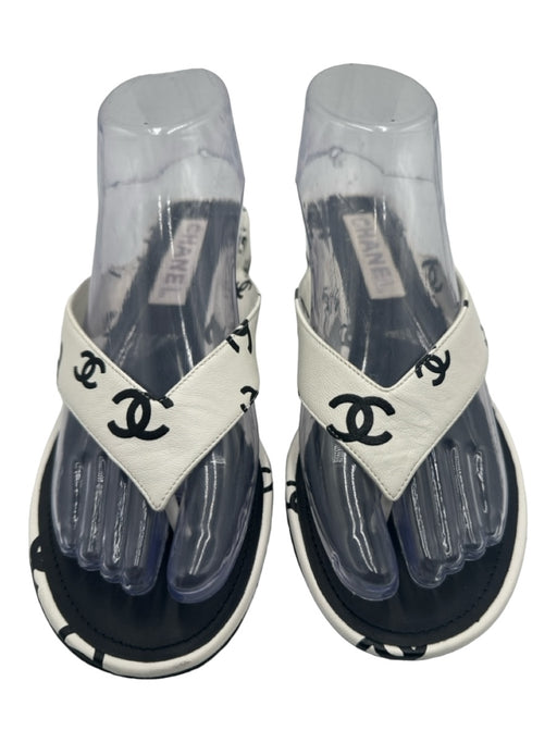 Chanel Shoe Size 38 Black & White Leather Logo Thong Sandals Black & White / 38