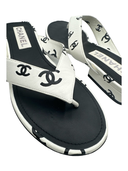 Chanel Shoe Size 38 Black & White Leather Logo Thong Sandals Black & White / 38