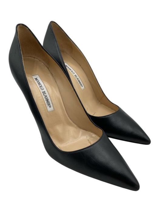 Manolo Blahnik Shoe Size 38 Black Leather Pointed Toe Pumps Black / 38