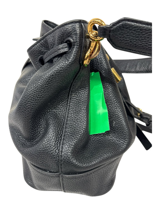 Marc Jacobs Black Pebble Leather Gold hardware Detachable Strap drawsstring Bag Black / Medium