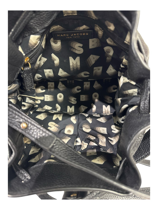Marc Jacobs Black Pebble Leather Gold hardware Detachable Strap drawsstring Bag Black / Medium