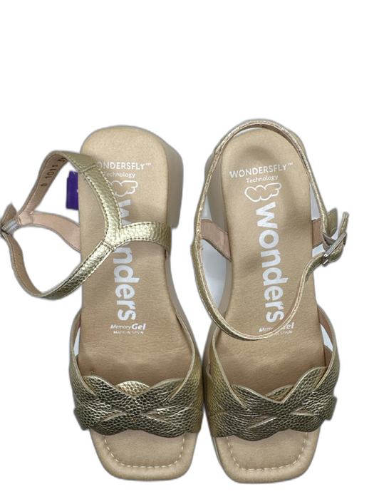 Wonders Shoe Size 39 Gold & Tan Leather Rubber Sole Block Heel Sandals Gold & Tan / 39