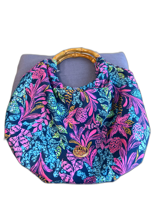 Lilly Pulitzer Blue & Multi Polyester & Cotton Bamboo Handles Logo Emblem Purse Blue & Multi