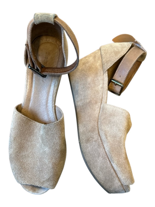 Chocolat Blu Shoe Size 9.5 light brown Suede Platform Ankle Strap Sandals light brown / 9.5