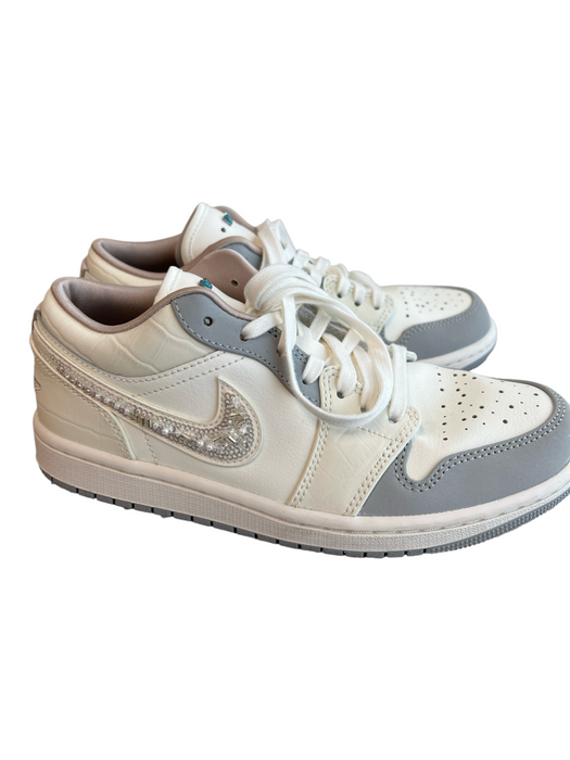 Air Jordan Shoe Size 7 White & Blue Leather Round Toe Bedazzled Lace Up Shoes White & Blue / 7