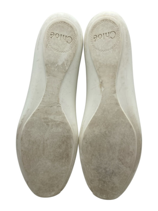 Chloe Shoe Size 40 Beige & White Leather Upper Rubber Sole scallop trim Flats Beige & White / 40