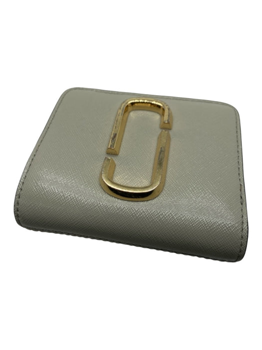 Marc Jacobs Gray & Gold Saffiano Leather Bi-Fold Coin Purse Wallets Gray & Gold