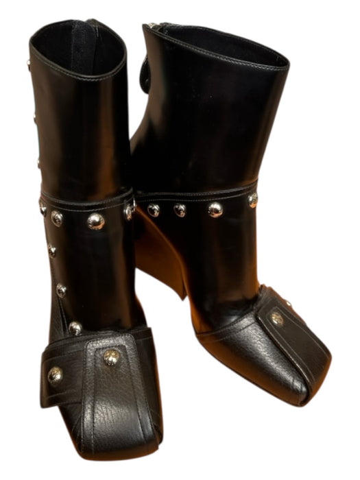 Louis Vuitton Shoe Size 39 Black & Silver Leather Block Heel Studded SHW Boots Black & Silver / 39