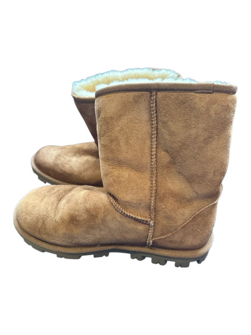 Ugg Shoe Size 7 Brown Suede Shearling Lined Boots Brown / 7