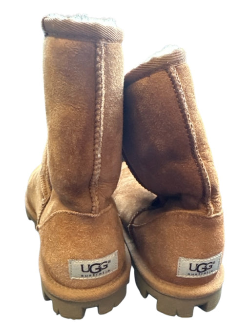 Ugg Shoe Size 7 Brown Suede Shearling Lined Boots Brown / 7