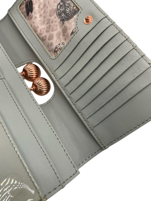 Ted Baker Pale Green Bovine Leather Snap Button Kiss Lock Back Pocket Wallets Pale Green
