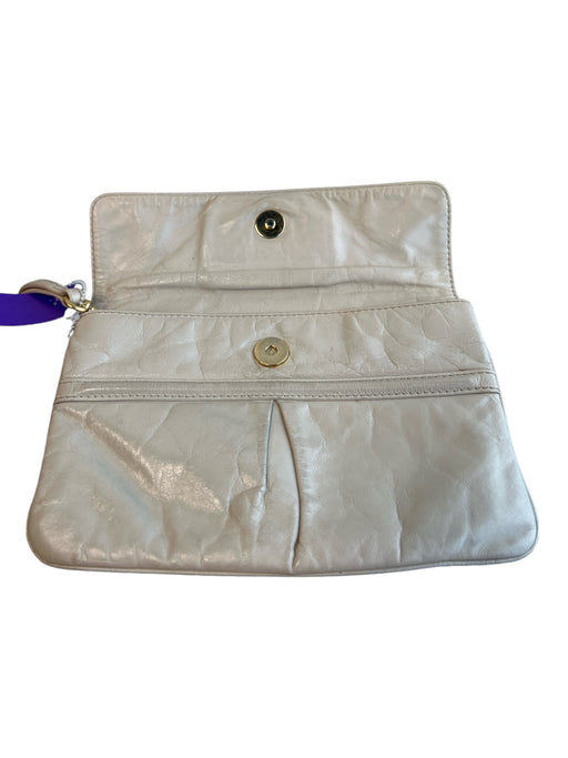 Marc Jacobs Light taupe Leather goldtone hardware Flap Snap Closure Wristlet Light taupe / Small