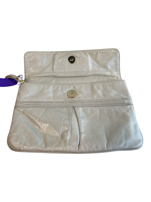 Marc Jacobs Light taupe Leather goldtone hardware Flap Snap Closure Wristlet Light taupe / Small