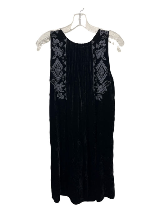 Johnny Was Size XS Black Rayon Embroidered Floral Pleated Front Sleeveless Dress Black / XS