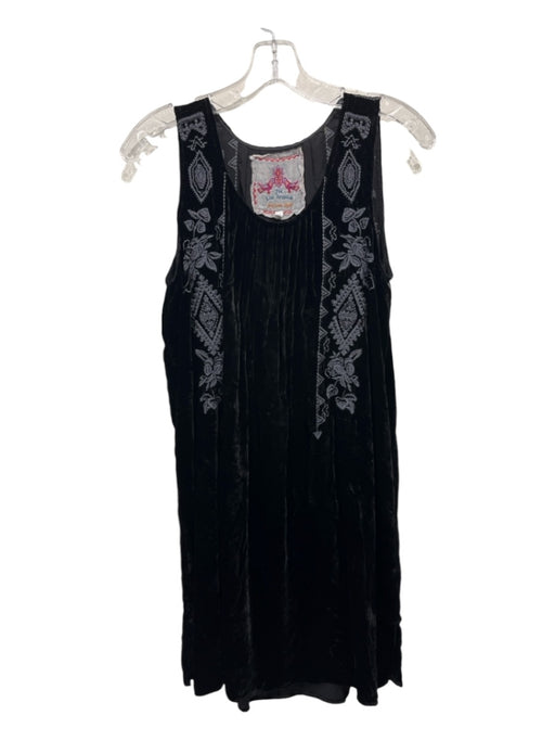 Johnny Was Size XS Black Rayon Embroidered Floral Pleated Front Sleeveless Dress Black / XS