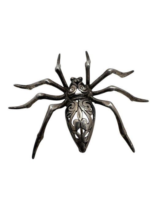 Figural Jezlaine Silver Silver Tone Metal Spider Etched Pattern Brooch Silver