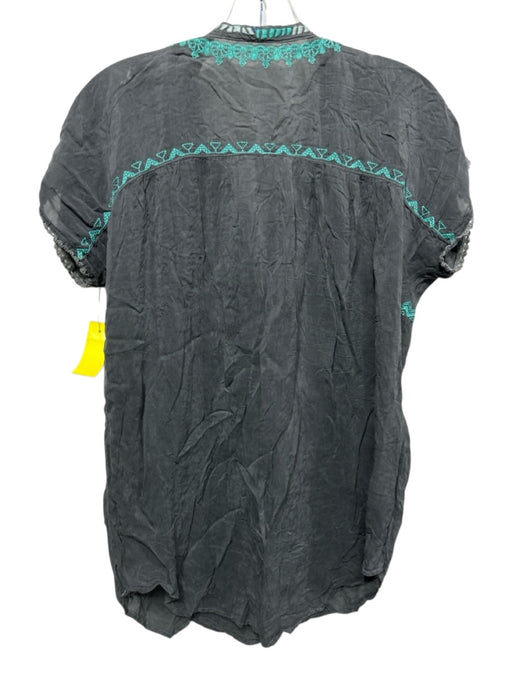 Johnny Was Size XS Gray, Blue, Green Rayon Cap Sleeve Floral Embroidery Top Gray, Blue, Green / XS