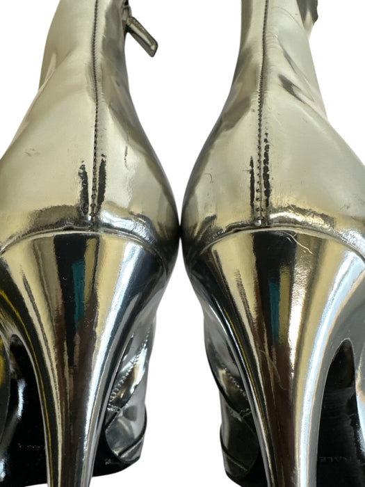 Balenciaga Shoe Size 40 Silver Leather Upper Metallic Pointed Toe Side Zip Boots Silver / 40