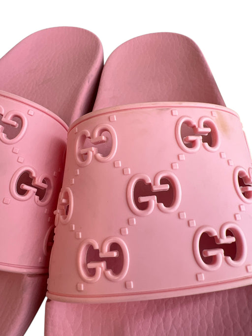 Gucci Shoe Size est 37 Bubblegum Pink Rubber Flat Slide Cut Out Logo Shoes Bubblegum Pink / est 37