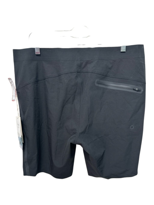 Vuori NWT Size 34 Black Synthetic Solid Athletic Men's Shorts Black / 34