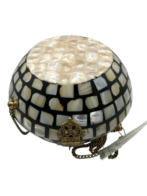 Black & White Mother of Pearl Shell Round Gold Tone Hardware Hinge Opening Bag Black & White