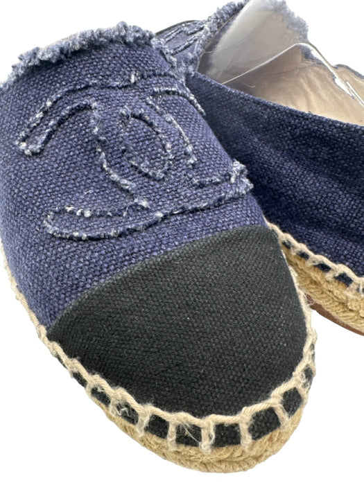 Chanel Shoe Size 38 Navy & Beige Canvas round toe Stitched Logo Denim Espadrille Navy & Beige / 38