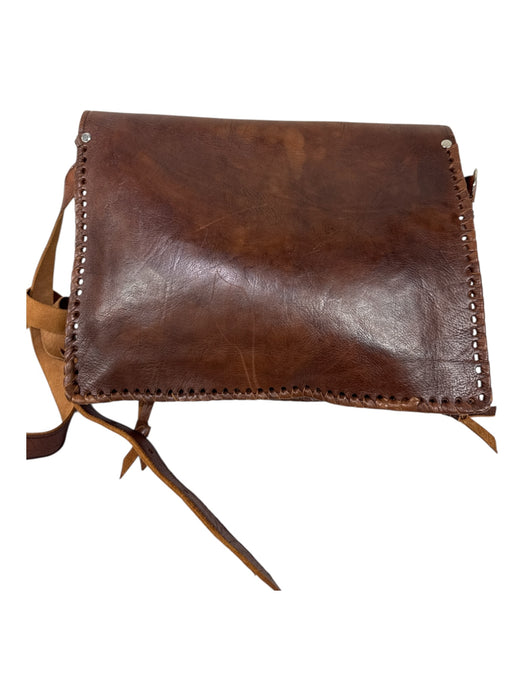 Brown Leather Engraved Adjustable Strap Flap Closure Messenger Bag Brown / Medium