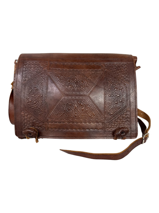 Brown Leather Engraved Adjustable Strap Flap Closure Messenger Bag Brown / Medium