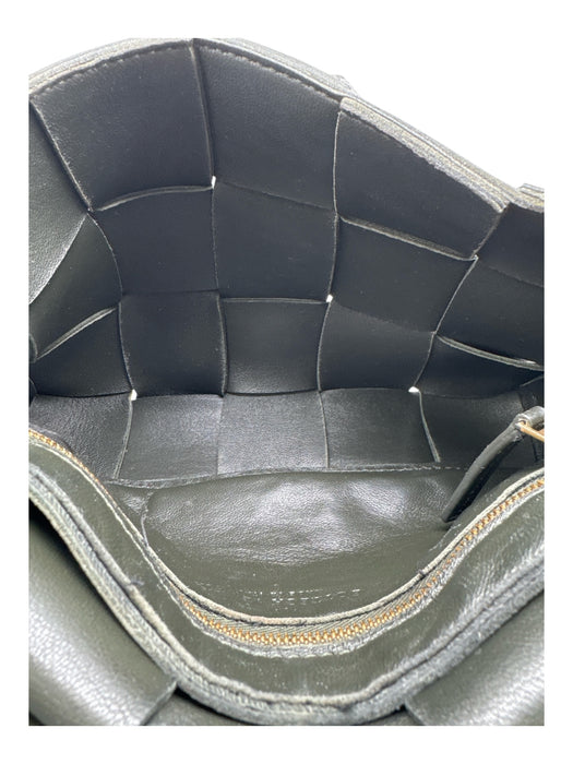 Bottega Veneta Olive Green Leather Weave flap over Magnetic Close Crossbody Bag Olive Green / Small