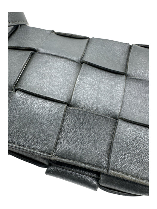 Bottega Veneta Olive Green Leather Weave flap over Magnetic Close Crossbody Bag Olive Green / Small