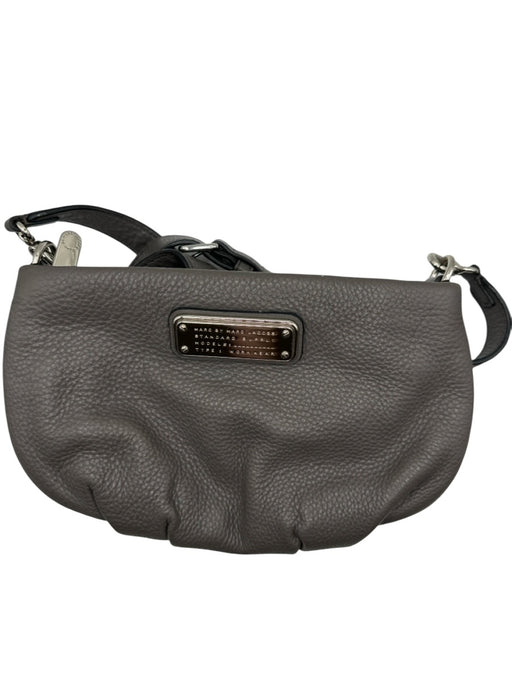 Marc By Marc Jacobs Gray & Silver Leather Zip Close Crossbody Bag Gray & Silver / S