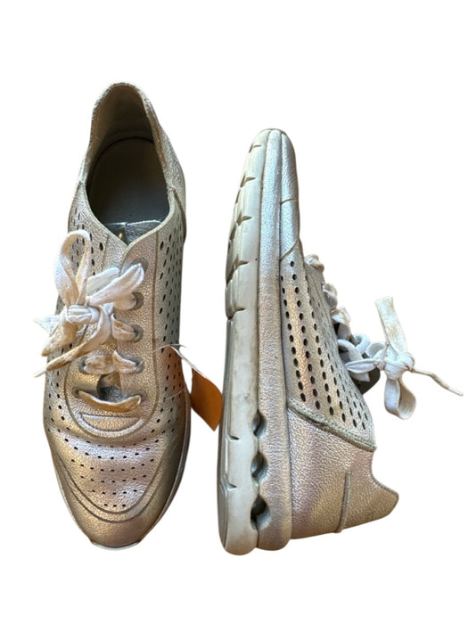 Salvatore Ferragamo Shoe Size 8.5 Silver Leather Metallic Perforated Sneakers Silver / 8.5
