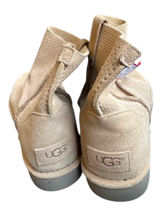 Ugg Shoe Size 10 Brown Suede Perforated Booties Brown / 10
