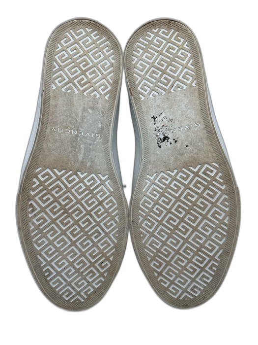 Givenchy Shoe Size 40 AS IS Gray & White Synthetic Low Top Men's Shoes Gray & White / 40