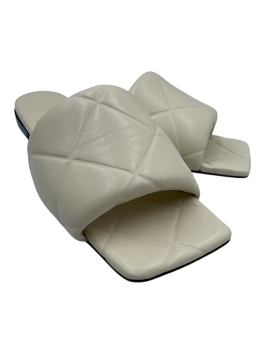 Bottega Veneta Shoe Size 41 Ivory White Leather Square Toe Quilted Slide Sandals Ivory White / 41