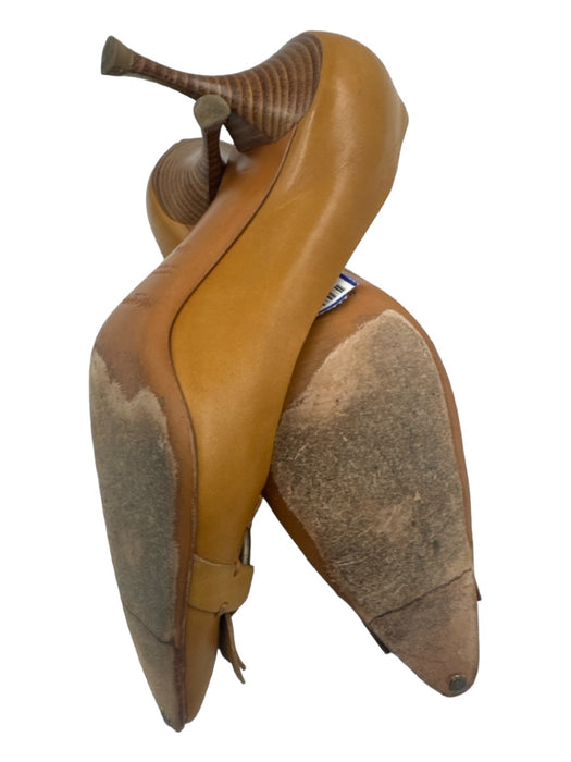 Yves Saint Laurent Shoe Size 38.5 Tan Leather Metal Circle Charms Fringe Pumps Tan / 38.5