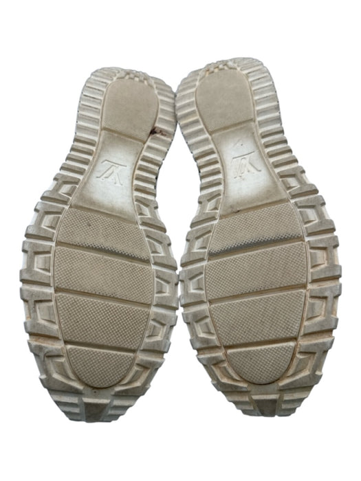 Louis Vuitton Shoe Size 9.5 Gray & White Leather logo Sneaker Men's Shoes Gray & White / 9.5