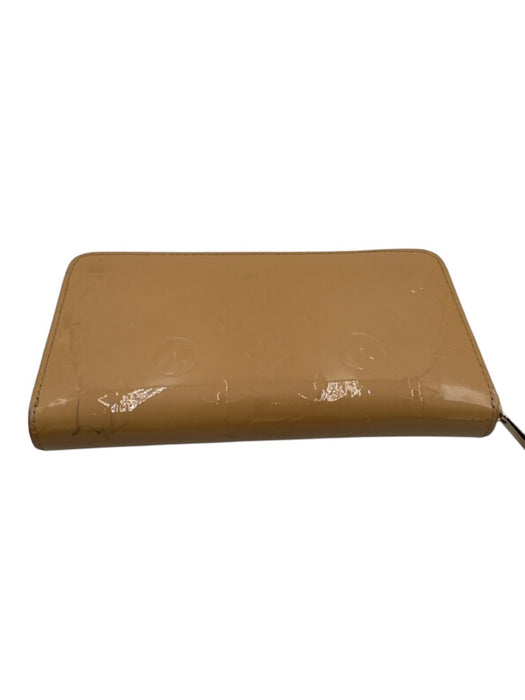 Louis Vuitton Beige Patent Leather Zip Close Monogram Gold Zipper Wallets Beige