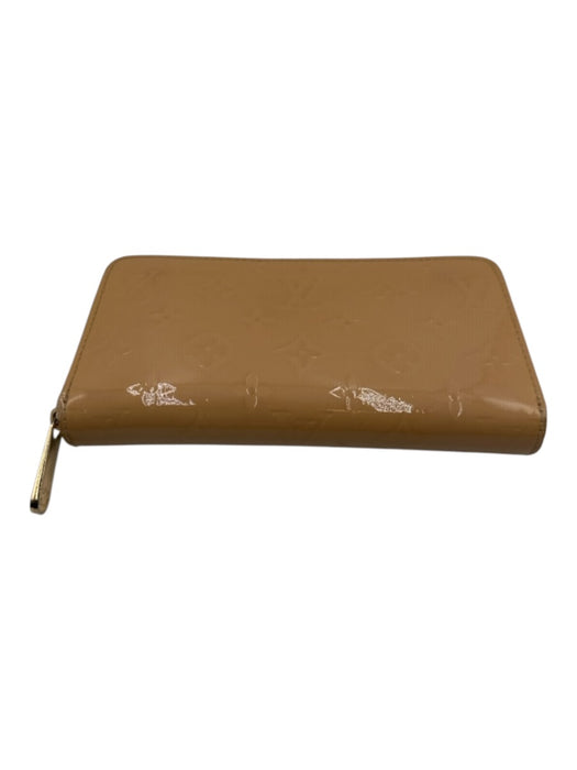 Louis Vuitton Beige Patent Leather Zip Close Monogram Gold Zipper Wallets Beige