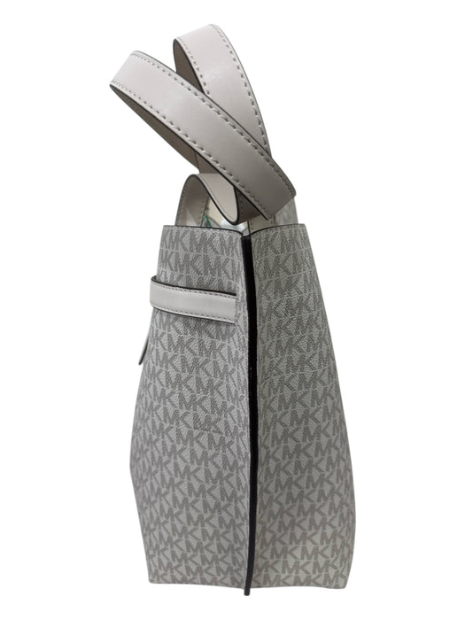 Michael Kors White & Grey Leather Monogram Shoulder Bag Magnetic Close Bag White & Grey / L