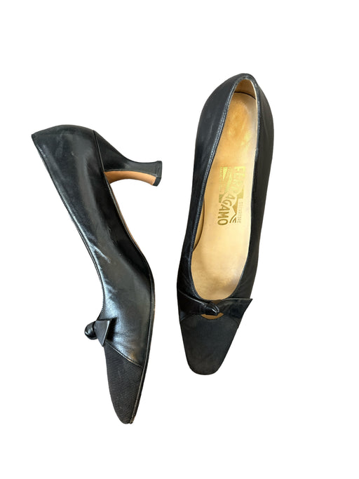 Ferragamo Shoe Size 9 Black Leather Kitten Heel Pumps Black / 9