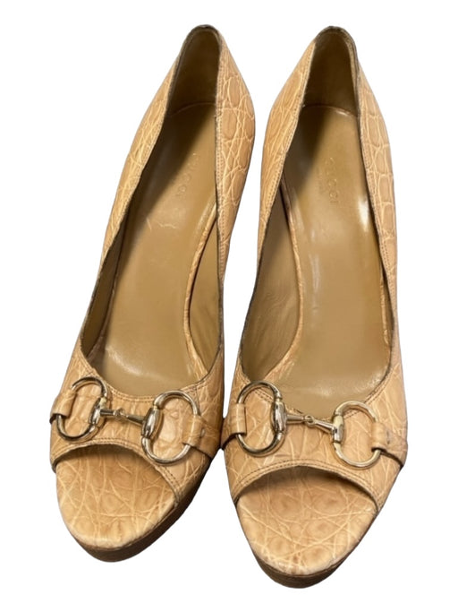 Gucci Shoe Size 9.5 Tan Leather Peep Toe High Heel Gold Hardware Textured Shoes Tan / 9.5