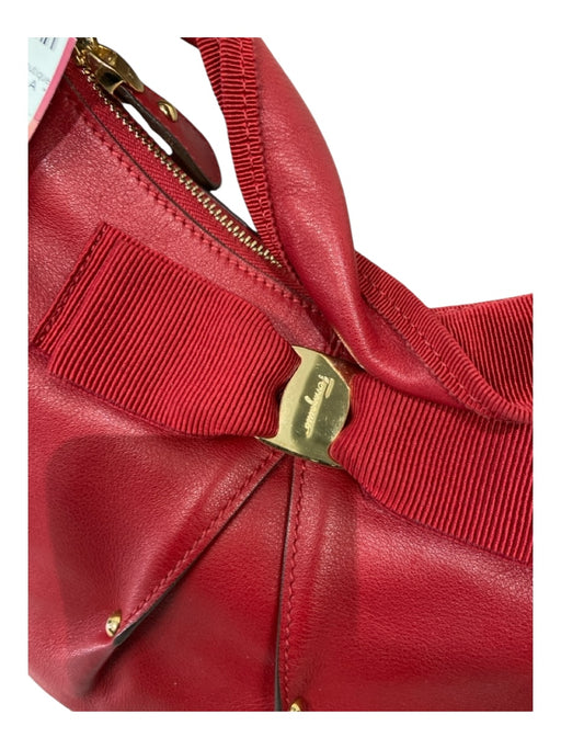 Salvatore Ferragamo Red Leather Shoulder Bag Bow Top Zip Gold Hardware Bag Red / S