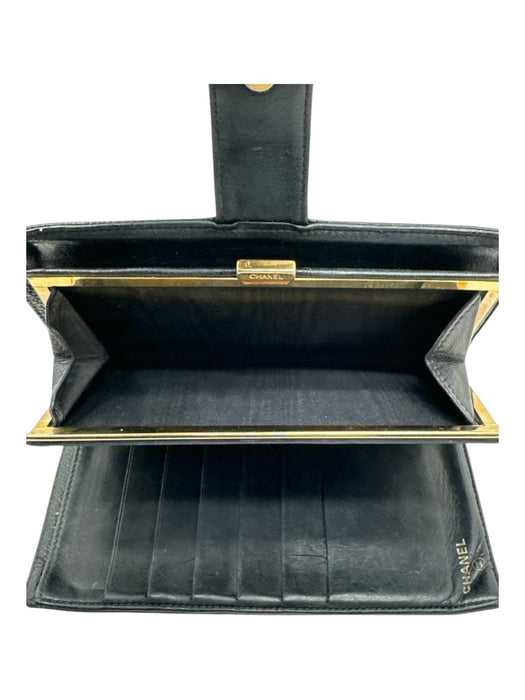 Chanel Black Caviar Leather Embossed CC Logo Snap Closure Wallets Black