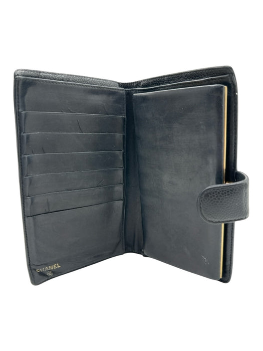 Chanel Black Caviar Leather Embossed CC Logo Snap Closure Wallets Black
