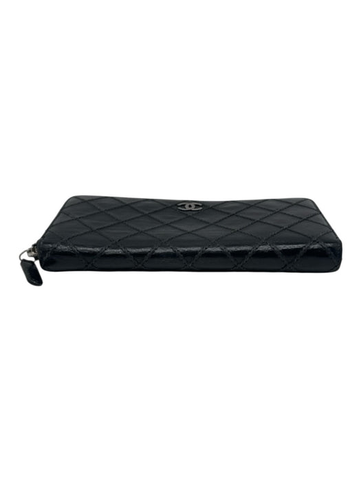 Chanel Black Leather Quilted Zip Around SHW Wallets Black